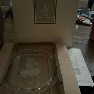 M.L. Hummel 1996 collector angel plate, Avon fine collectibles